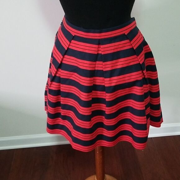 GAP Red and Blue Pleated Skirt size 8 - Picture 4 of 8